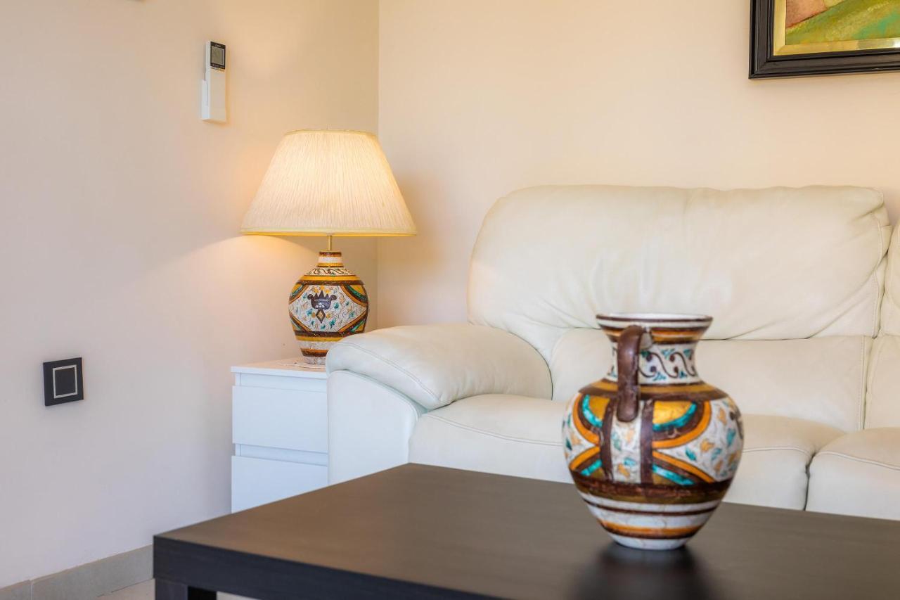 Gala Apartment Кала Ратхада Екстериор снимка