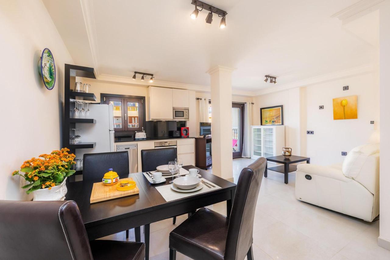 Gala Apartment Кала Ратхада Екстериор снимка